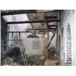 002-The dilapidated side house.JPG